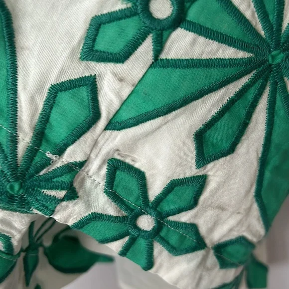 Skies Are Blue NWT Green/White Floral Short Sleeve Crop Top Shirt **Sz XS**🌸🌸 - Picture 5 of 6